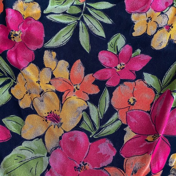 Sleeveless Draped Cowl Neck Top 1X Black with Bright Flowers - Picture 5 of 6